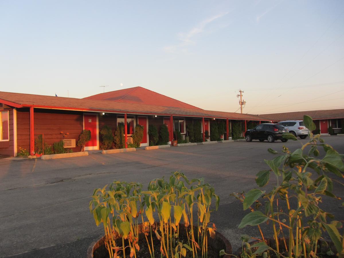 Pembina River Inn Entwistle Exterior photo