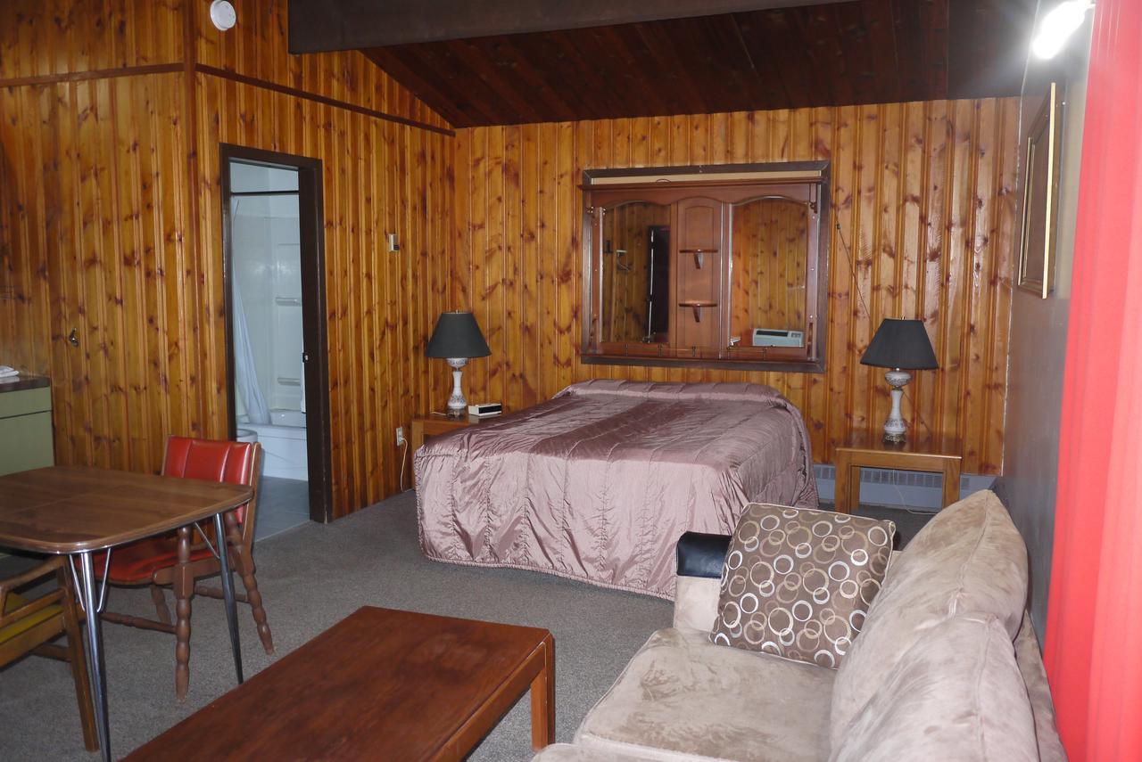 Pembina River Inn Entwistle Exterior photo